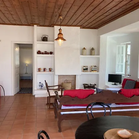 Alkyonis Kamares (Sifnos)