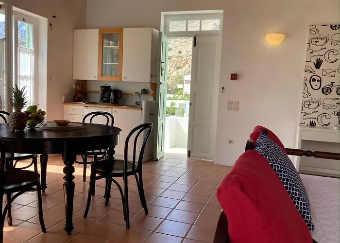 Alkyonis 3* 카마레스