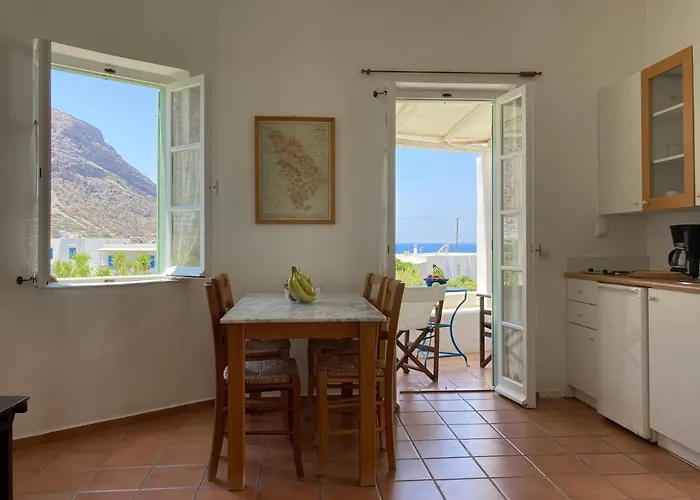 Alkyonis 3* 카마레스