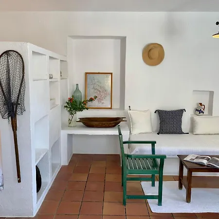 Alkyonis Kamares (Sifnos)