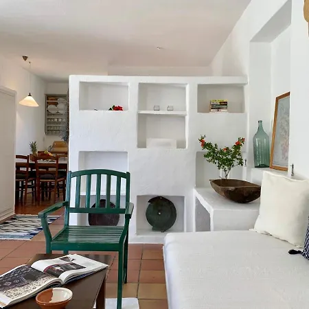 Alkyonis Kamares (Sifnos)