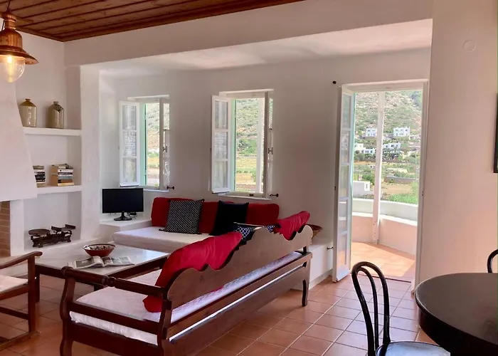 Alkyonis קאמארי