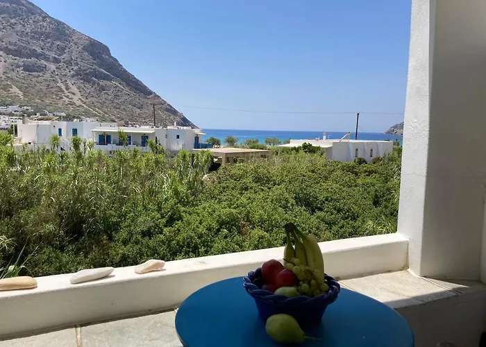 Alkyonis קאמארי