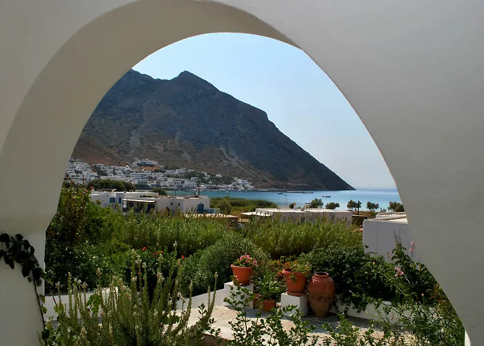 מלון דירות Alkyonis 3*